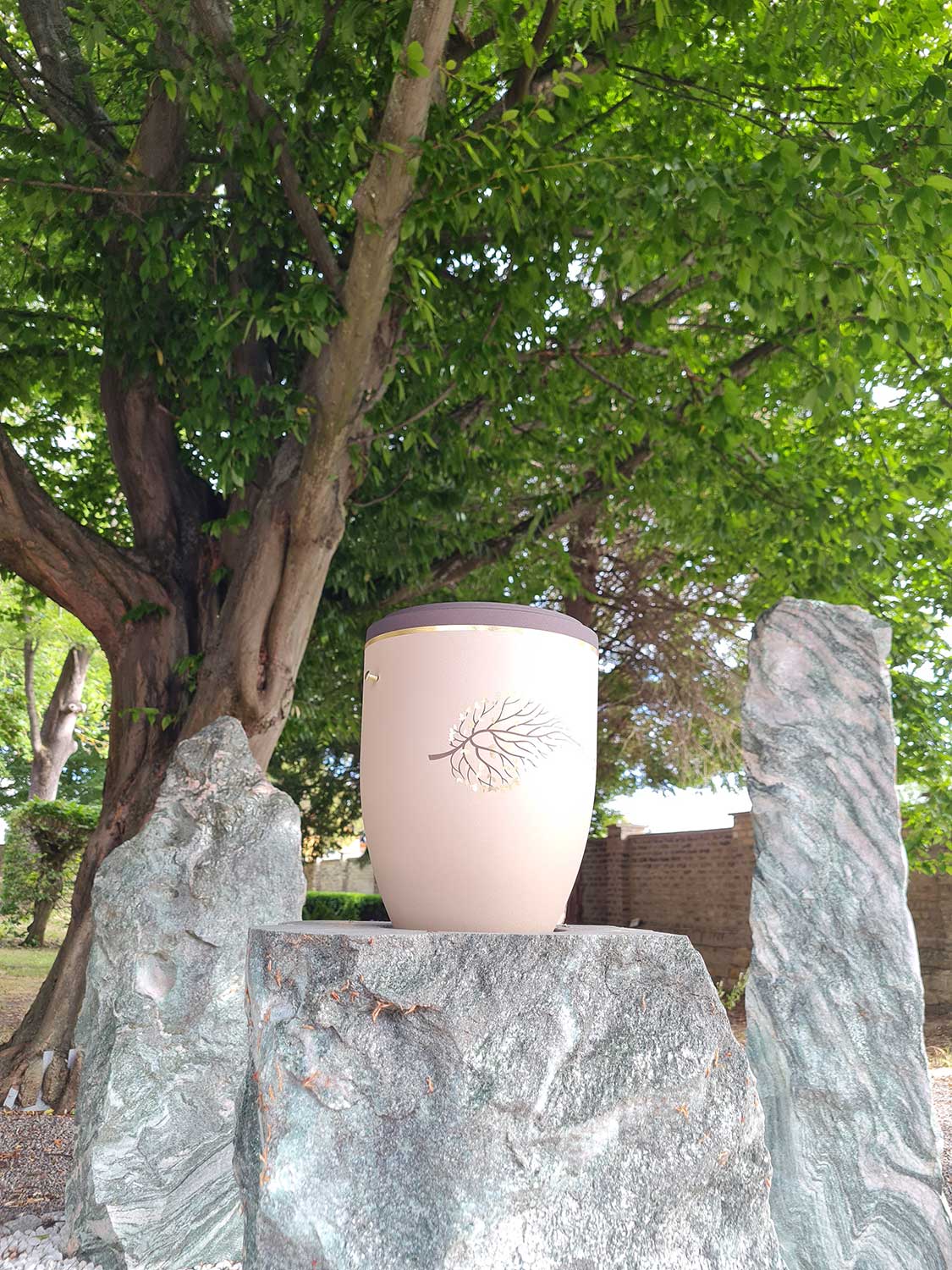 Urne, Bestattung Fach OHG